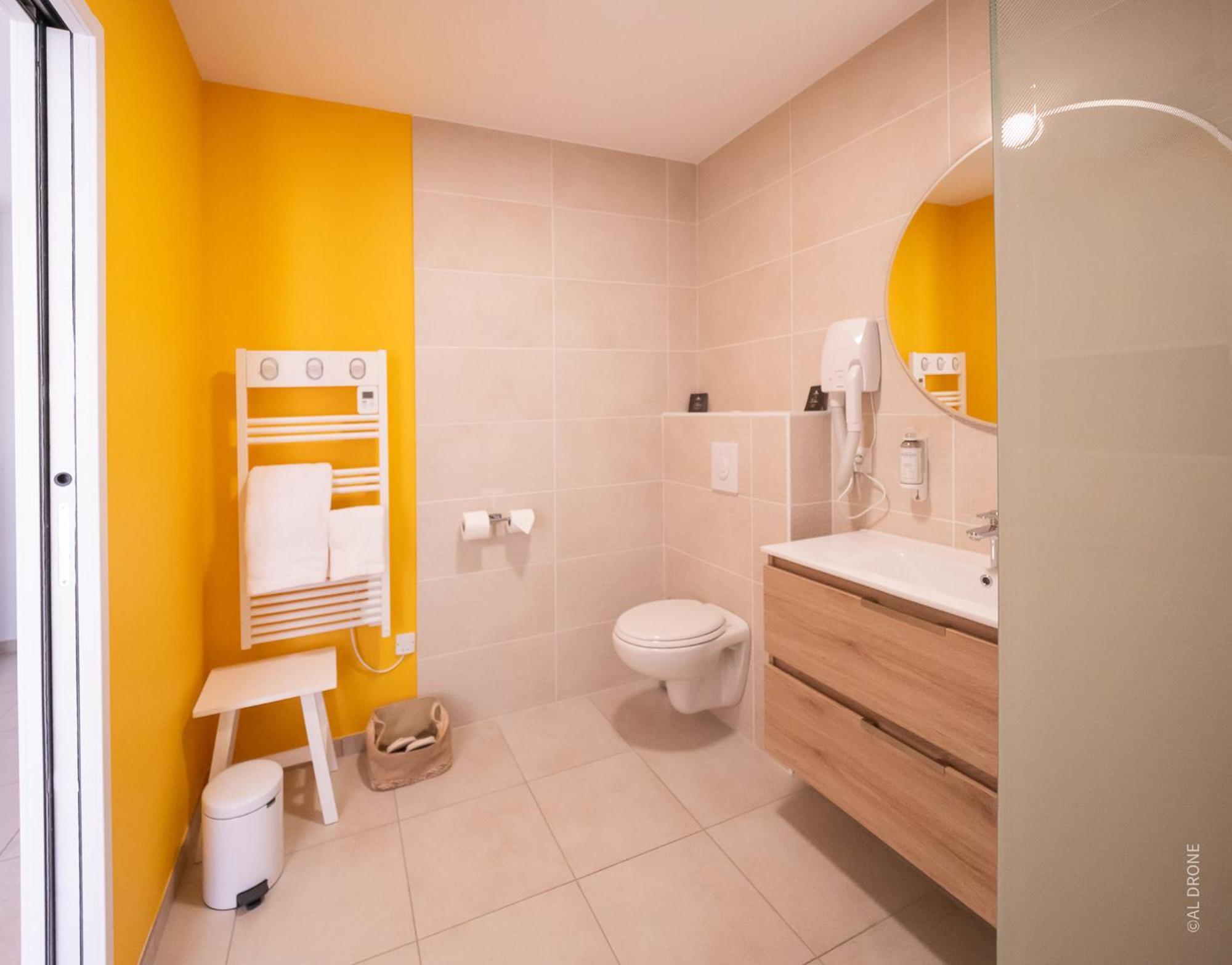 Le Maconnais Guest House Vinzelles Zewnętrze zdjęcie