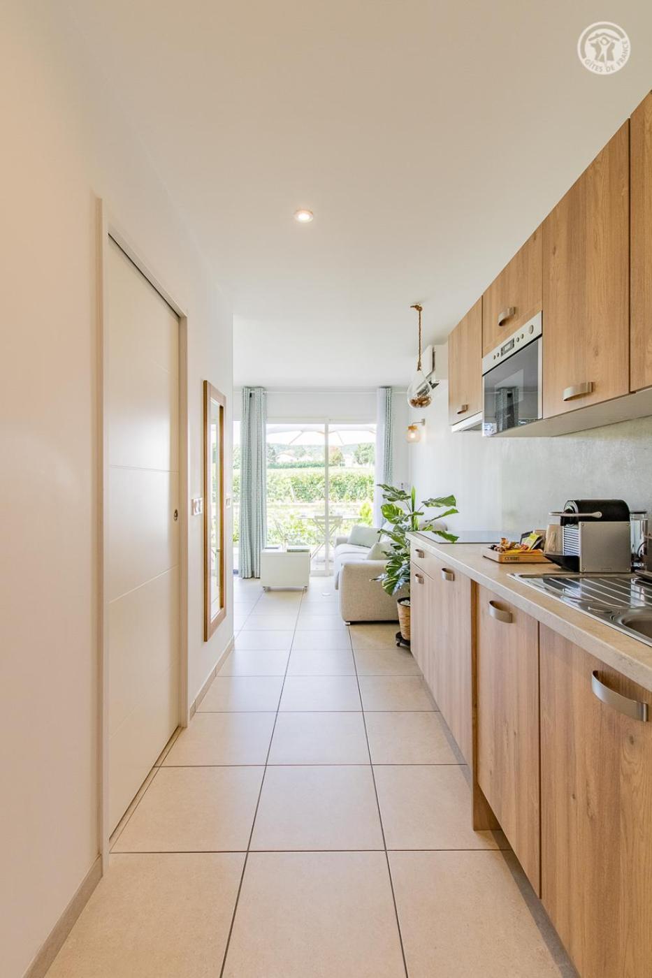 Le Maconnais Guest House Vinzelles Zewnętrze zdjęcie